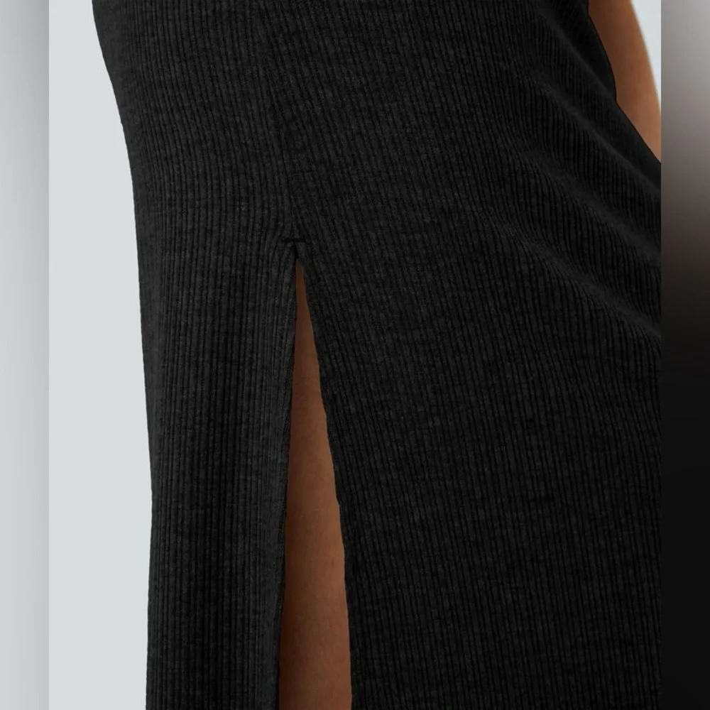 Halara Ribbed High Waisted Split Hem A Line Maxi Casual Skirt XS - Picture 3 of 4